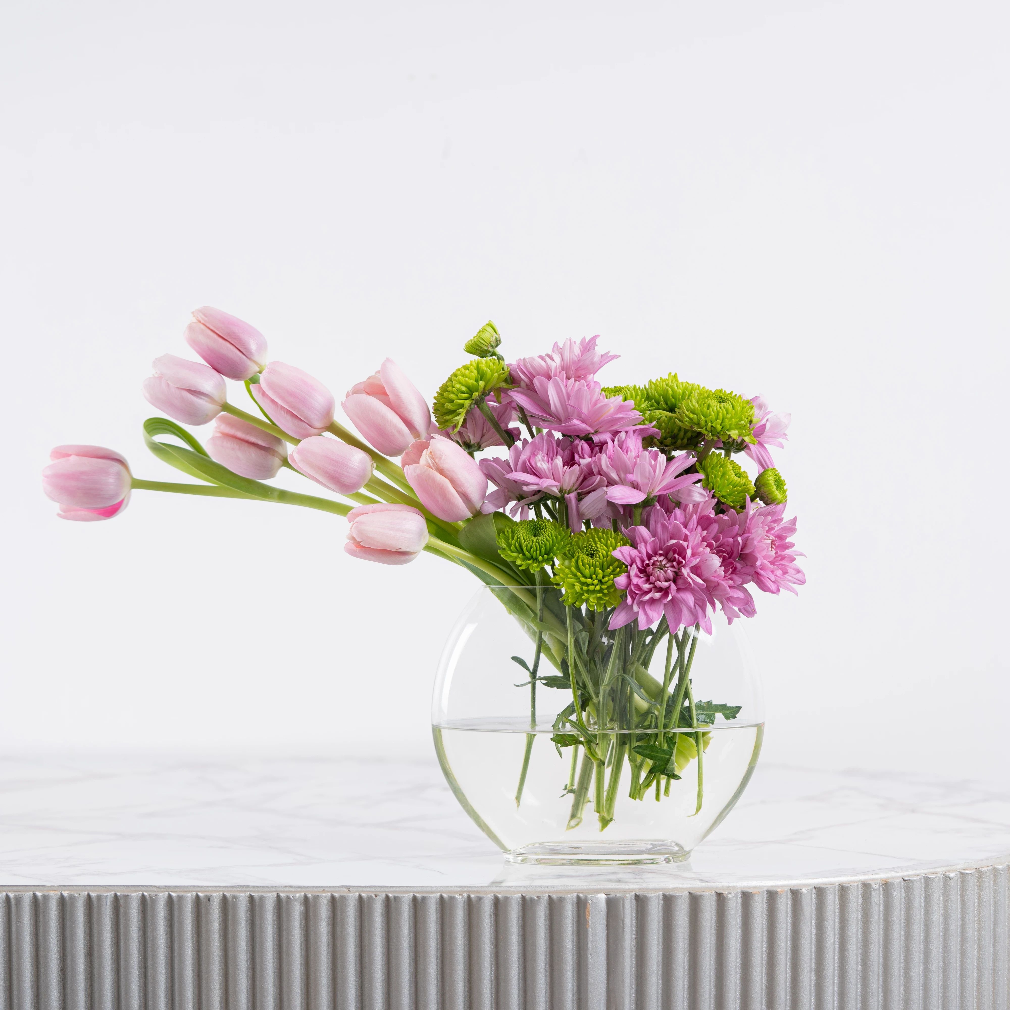 زهور في المزهرية